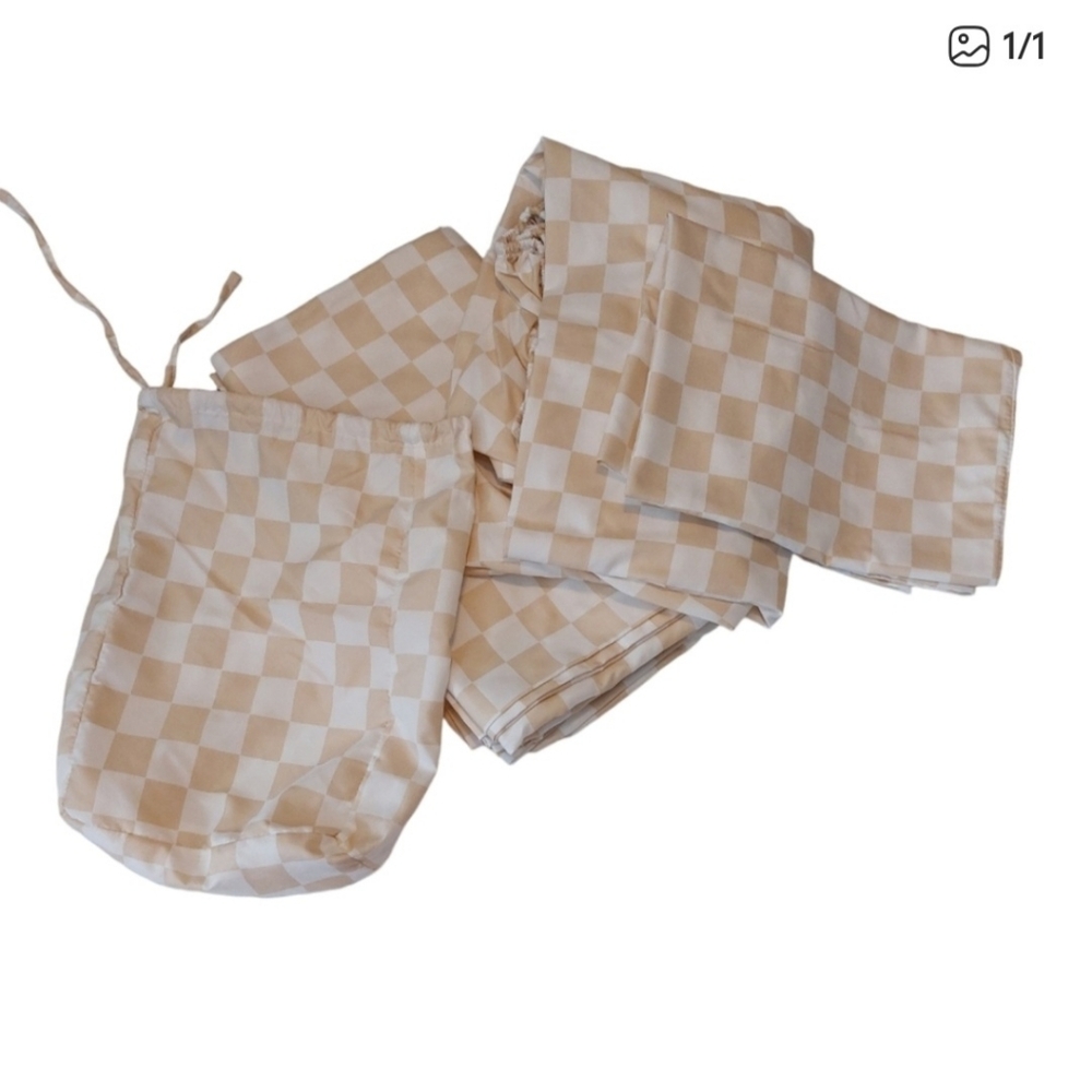 Huntington Home Twin XL Sheet Set In A Bag Checkered Beige and White Fabric Set